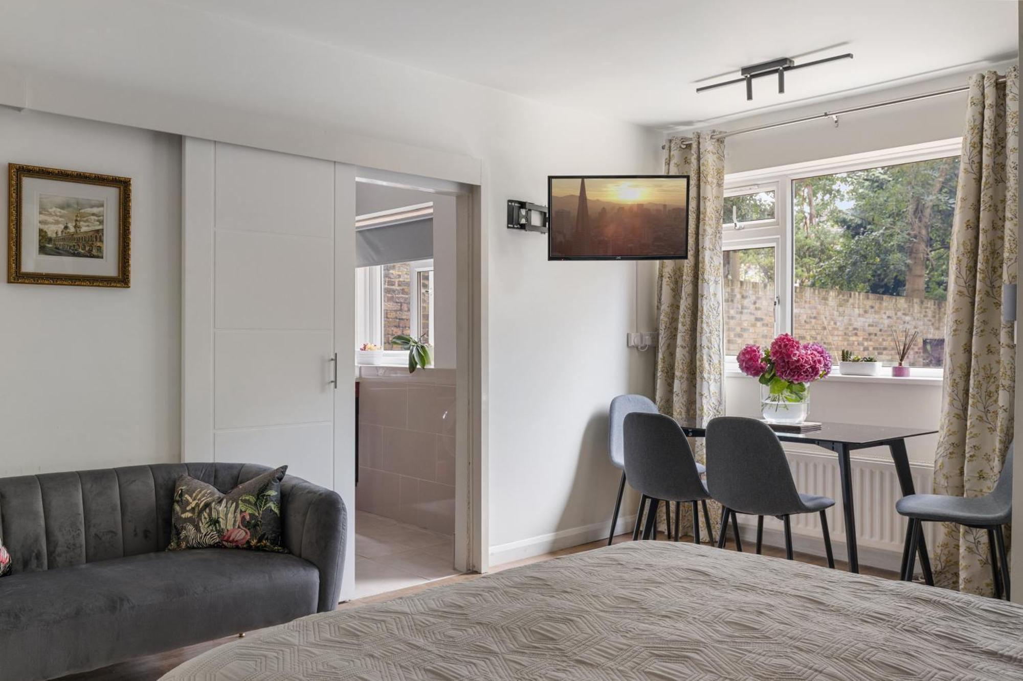 King Studio Apartment With Garden And Parking Ealing Exterior photo